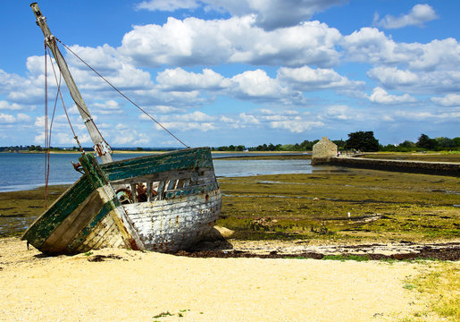 &eacute;pave pr&egrave;s du moulin a mar&eacute;e sur l&rsquo;&icirc;le d'Artz
