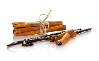 Sticks of cinnamon and vanilla