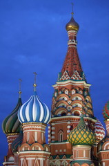 Fototapeta na wymiar St. Basil Cathedral by night in Moscow, Russia