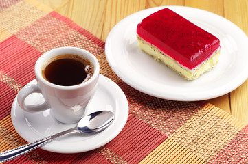 Coffee and strawberry cake with poppy