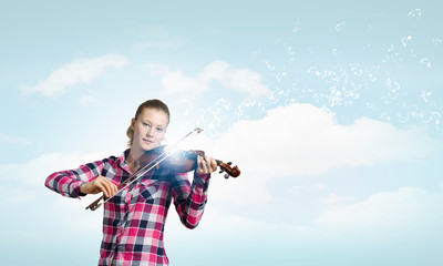 Fototapeta na wymiar Girl violinist