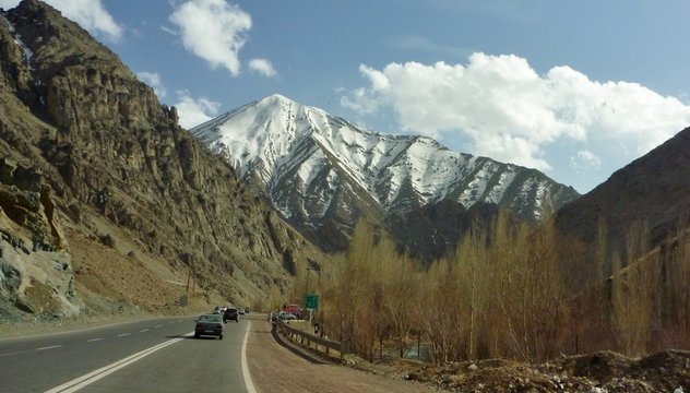 route T&eacute;h&eacute;ran - Chaloos
