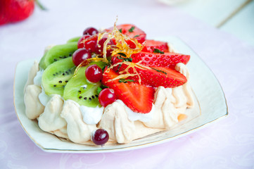 Pavlova cake