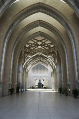 Obraz premium Hallway of Sultan Mizan Mosque , Putrajaya, Malaysia