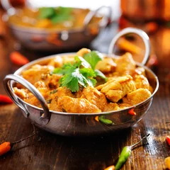Foto op Plexiglas Gerechten Indiase kip curry in balti gerecht
