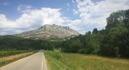 La Sainte Victoire depuis la route Cézanne