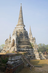 Fototapeta premium Вид на среднюю чеди Вата Пхра Си Санпет. Аютхая, Таиланд