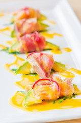 Sashimi avocado japanese food