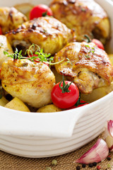 Chicken with potatoes and fresh tomatoes