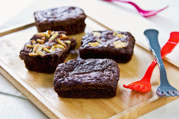 Brownies with varieties topping