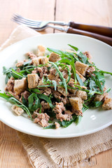 Tuna and rocket salad