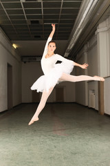 Mädchen beim Ballett © Peter Atkins