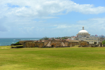 Fototapeta na wymiar Puerto Rico Capitol and Castillo de San Cristóbal, San Juan