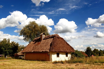 Старый дом в деревне © prohor08