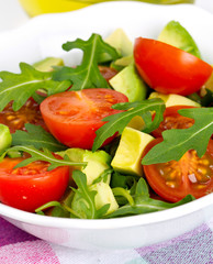 rugula avocado and tomato salad