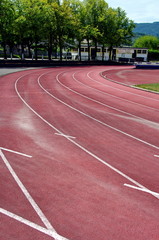 piste d'athl&eacute;tisme
