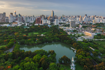 Fototapeta na wymiar Lumpini park in Bangkok sunset time
