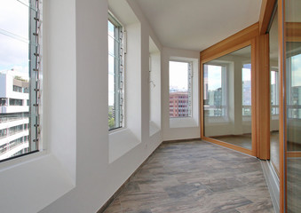 Büro mit Fensterfront