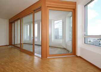 Großraumbüro mit Glasfront