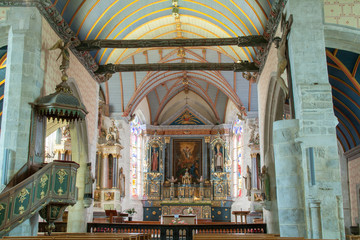 Fototapeta na wymiar Intérieur de l'église Saint Suliau à Sizun, Finistère, Bretagne