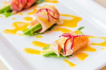 Sashimi avocado japanese food