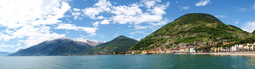Fototapeta premium Lake of Como from the waterfront of Domaso