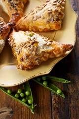 Puff pastry stuffed with green peas