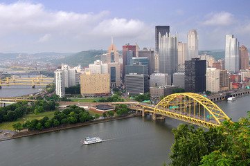 City of Pittsburgh during late afternoon - obrazy, fototapety, plakaty