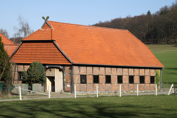 Fototapeta na wymiar Bauernhof in Aerzen-Laatzen