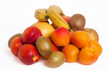 Assortiments de fruits d'été sur fond blanc
