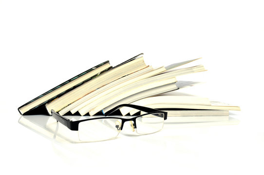 B&uuml;cher mit Lesebrille