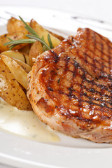 grilled steak with potatoes