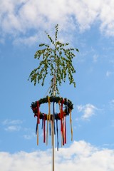 Bunter Kranz beim Volksfest