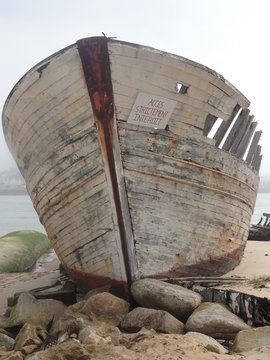 Epave d'un thonier &agrave; Etel (Morbihan)