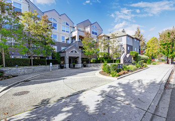 Park avenue residential building. Entrance view
