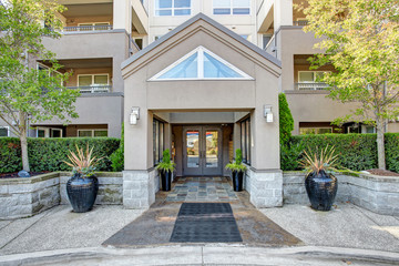 Park avenue residential building. Entrance view