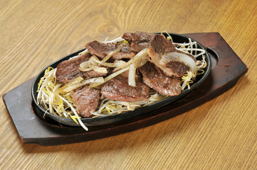 牛肉と玉ねぎの鉄板焼き