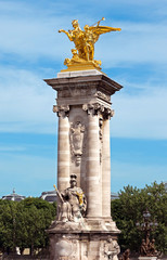 Fototapeta na wymiar Paris - Pillar of Alexandre III bridge