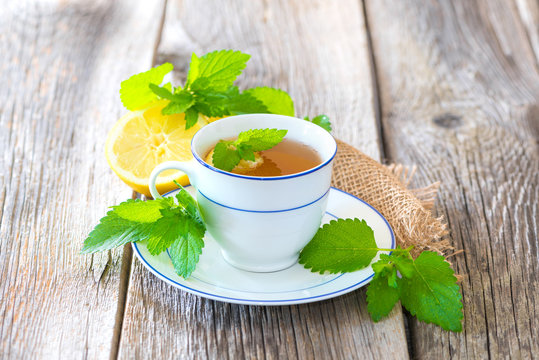 Tea (melissa officinalis)