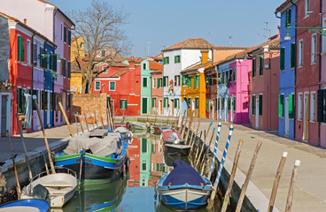 Fototapeta na wymiar Venice - Houses over the canal from Burano island