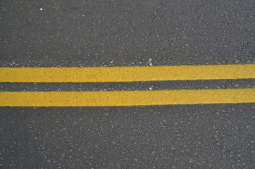 street yellow line