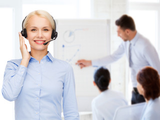 Obraz premium friendly female helpline operator