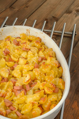 Paked pasta with ham, eggs