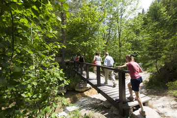 Turyści na górskim szlaku © Piotr Szpakowski