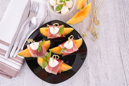 melon,prosicutto and mozzarell