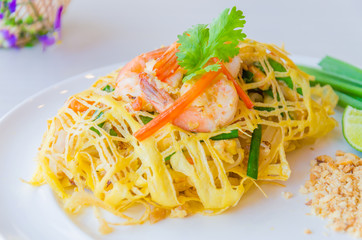 Pad thai