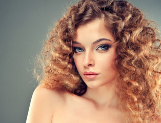Model with curly hair
