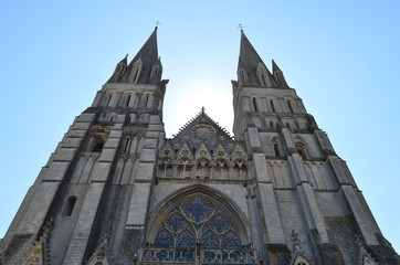 Fototapeta premium Cathédrale de Bayeux (Normandie) en contre-jour.