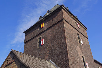 Fototapeta premium Historischer Schelmenturm in MONHEIM (bei Düsseldorf)