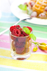 Leckere waffel desert auf dem tisch